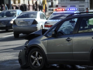 В Шаховской починили провода ЛЭП, поврежденные после того, как машина въехала в столб