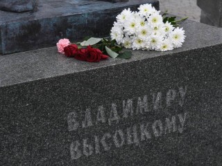 Названа сумма, которую мог получить сын Высоцкого за шоу с цифровым аватаром артиста