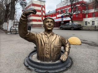 Жительница Ногинска увидела в интернете странный памятник и потеряла сон