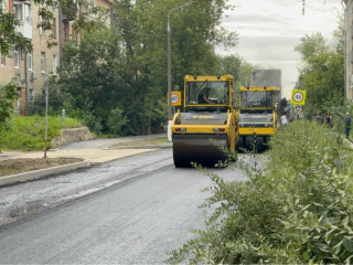 На улице Ломоносова в Жуковском уложили асфальт