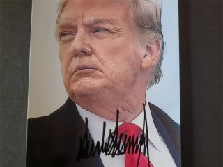 Автограф Дональда Трампа Джимми Картера продают в Истре