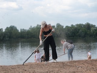 Истринцев пригласили навести чистоту на пляже