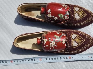 Уникальные китайские туфли в комплекте с вазами продают в Истре