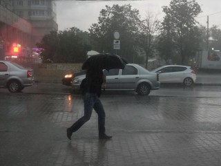 Дожди, грозы и град обрушатся на Подмосковье в воскресенье