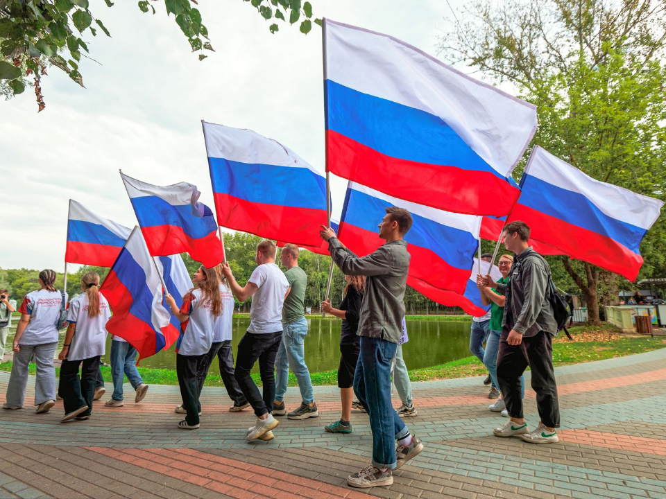Шествие, ярмарки и лотерея: как отметят День государственного флага в Красногорске