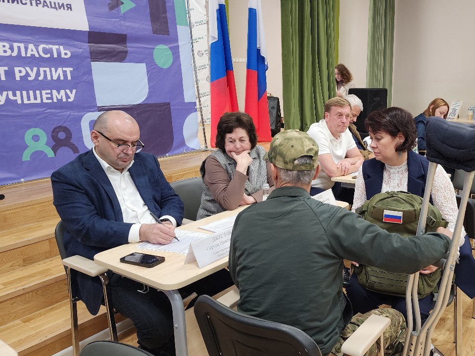 В Лосино-Петровском помогают участникам спецоперации в поиске работы