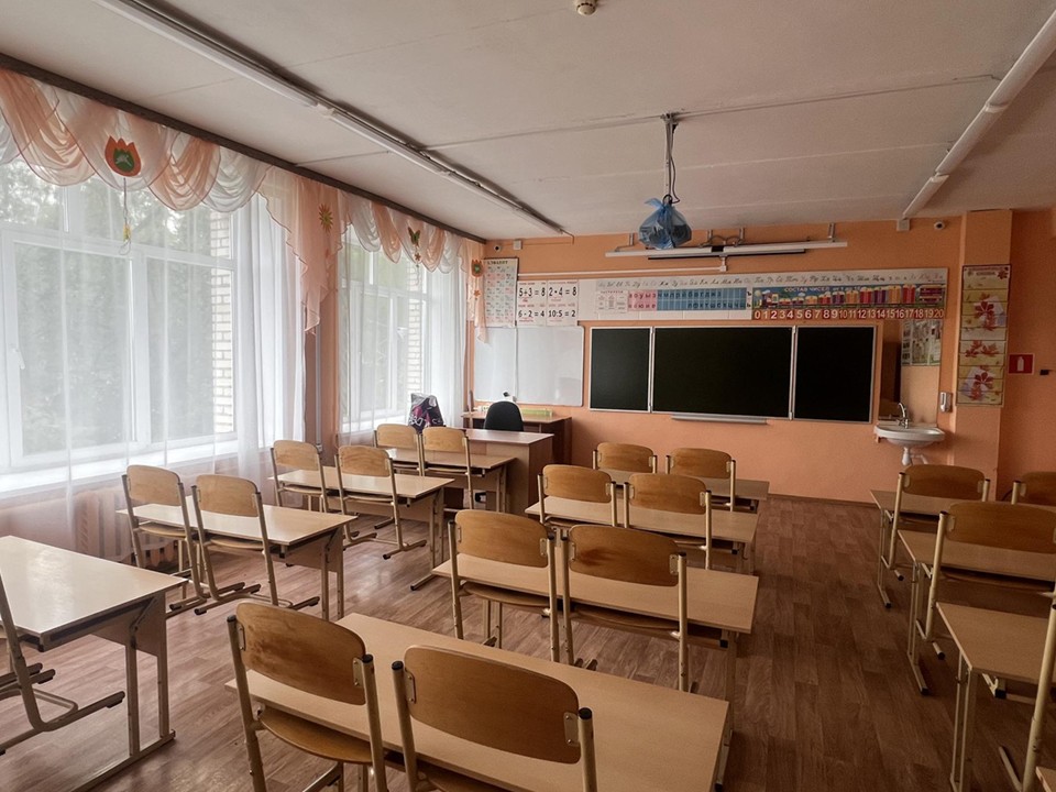 В школе поселка Северный обновили линолеум и покрасили стены