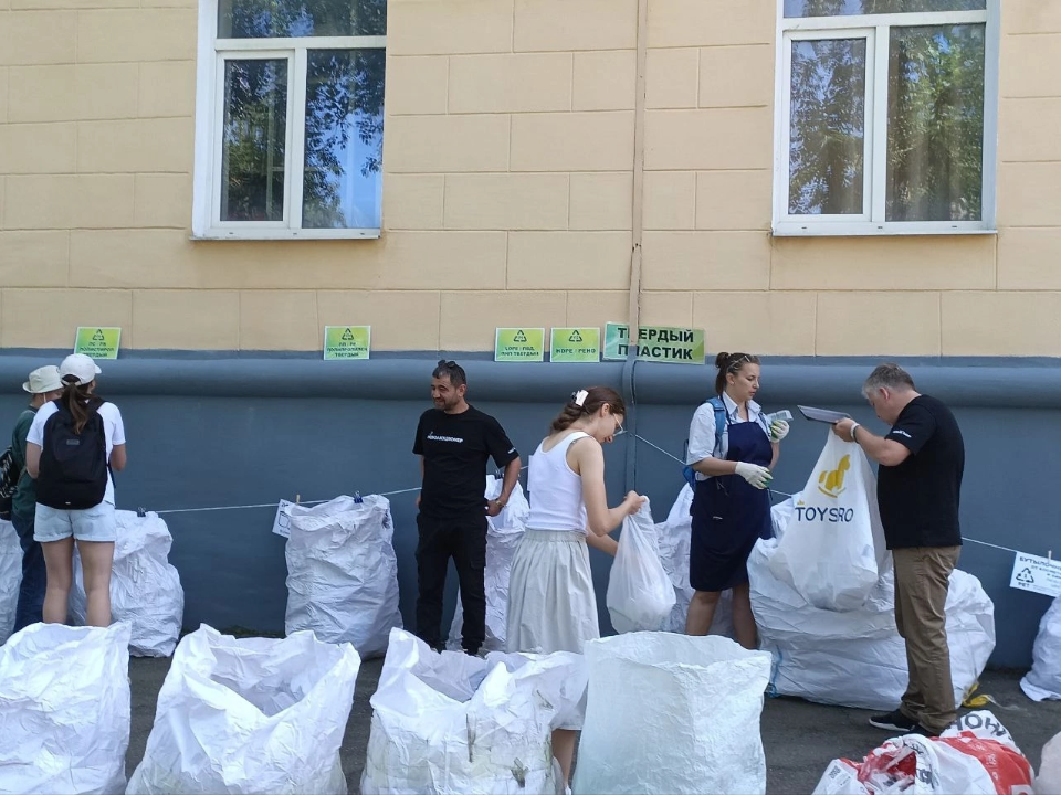 В Долгопрудном состоялся новый этап экоакции по раздельному сбору мусора