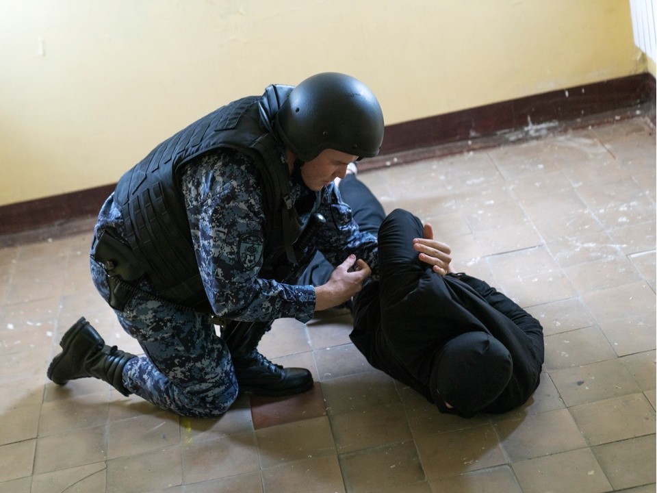 Педагоги и охрана отработали действия при вооруженном нападении на школу в Лобне