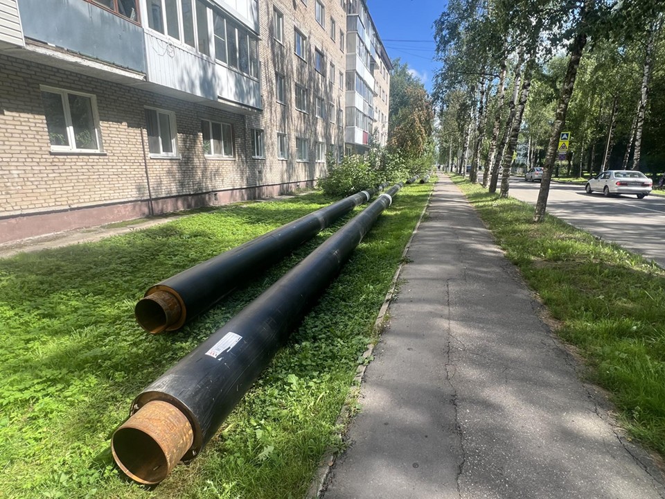 В Запрудне на улице Карла Маркса началась замена 300 метров старых теплосетей