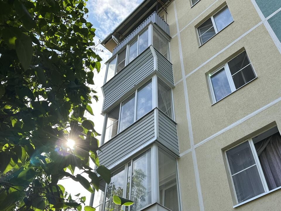 Пятиэтажка в Пушкино сияет: ремонт дома на Московском проспекте почти закончили