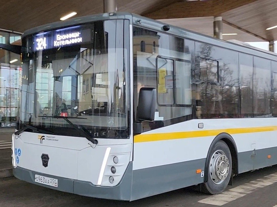 Вальяжно устроившегося на двух сиденьях автобуса «Бронницы-Котельники» не поняли соседи