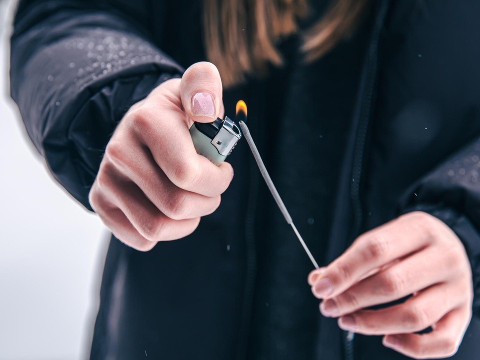 С 1 сентября зажигалки будут продавать только по паспорту