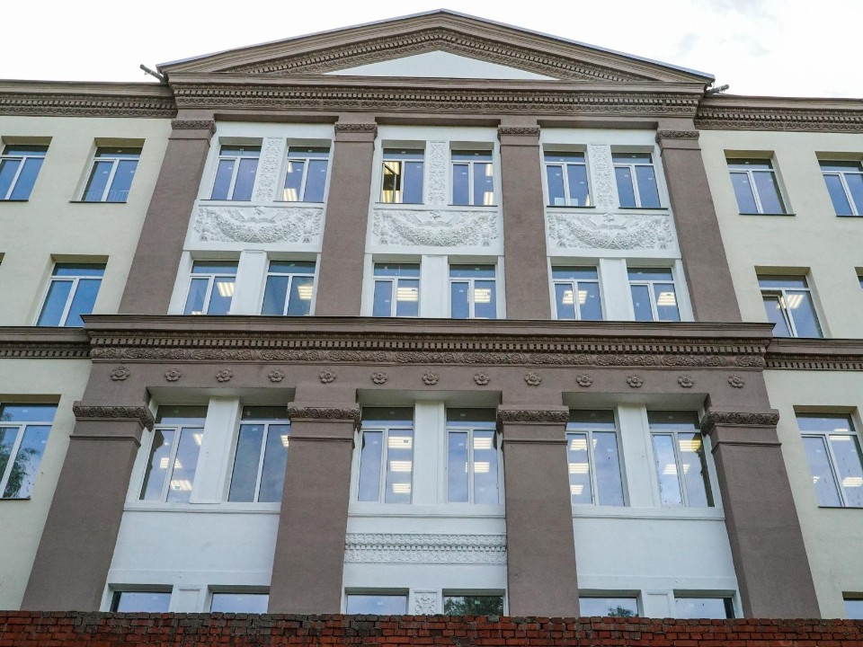 Более 800 детей придут в обновленную школу №8 в Химках осенью
