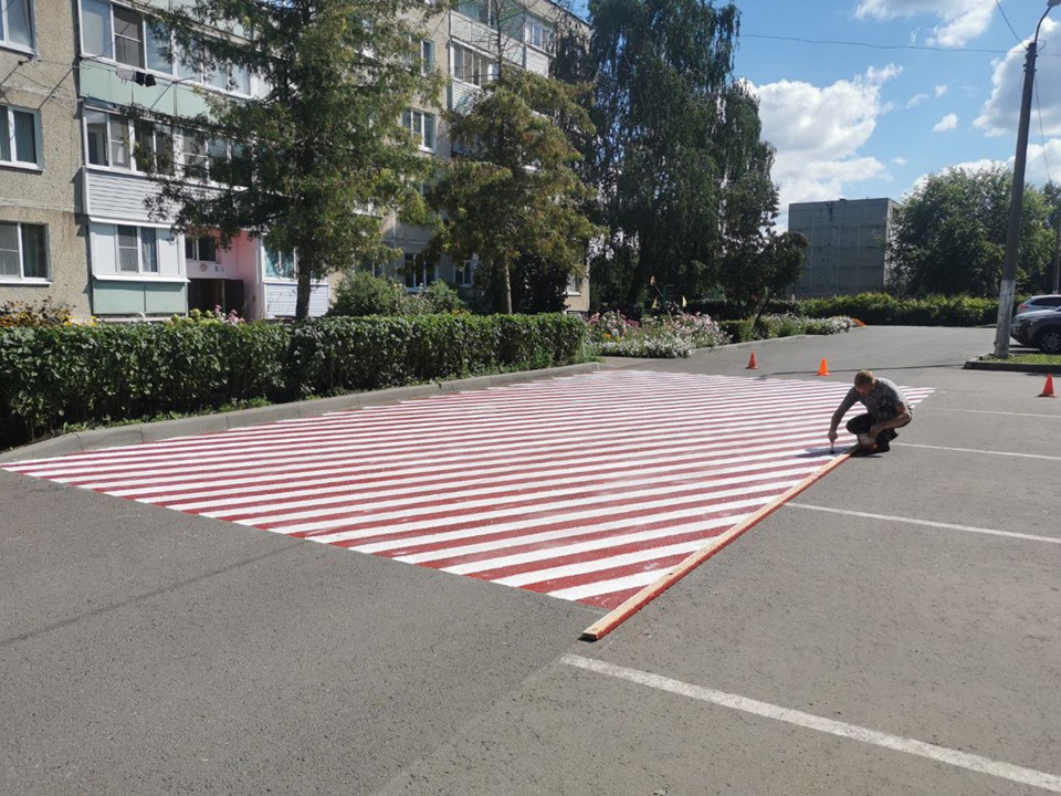 В поселке Успенский нанесли разметку для пожарных машин