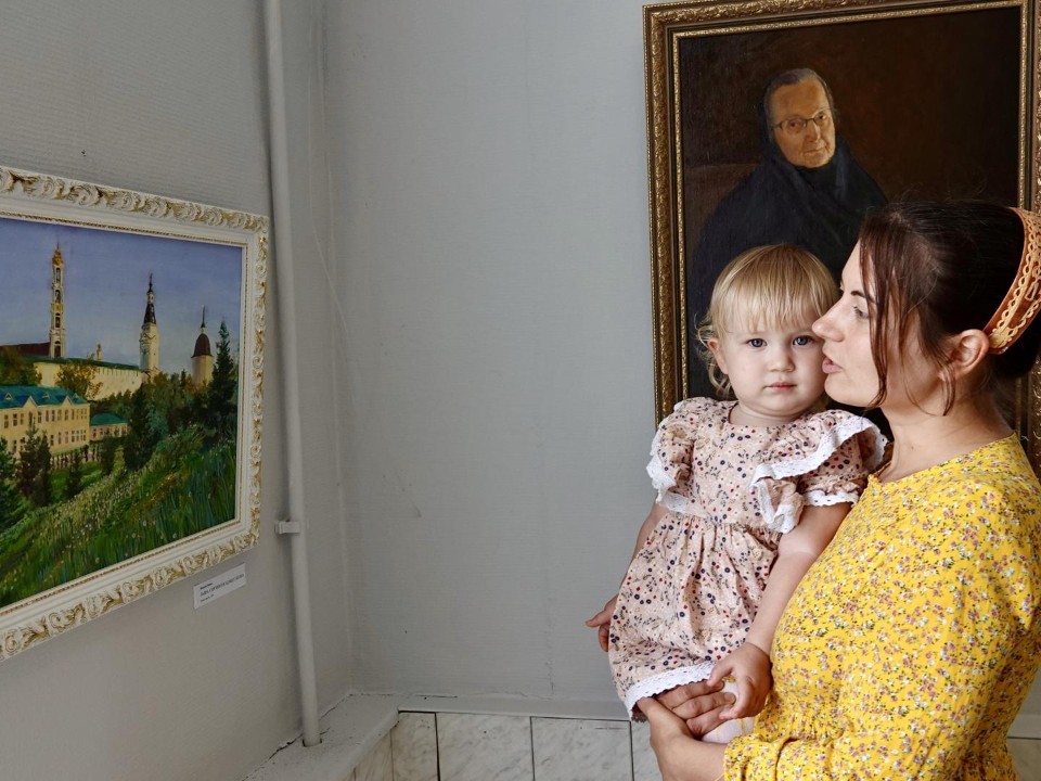 Ван Гог на фоне Лавры: зумеры представили свое видение искусства в Доме художника