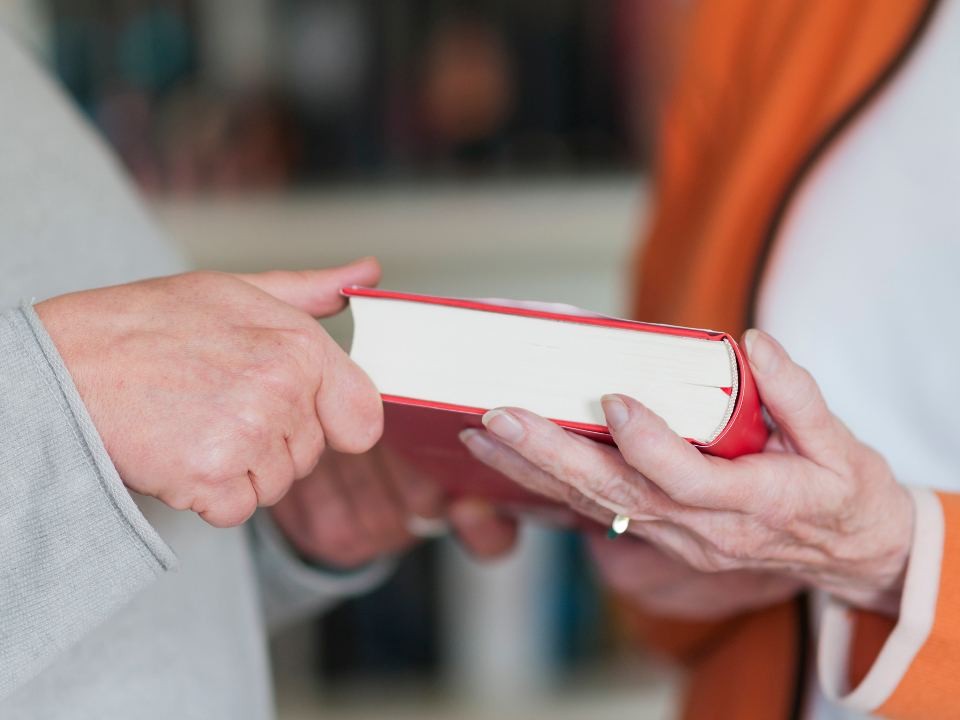 Лыткаринский педагог поделилась книжными новинками для подростков