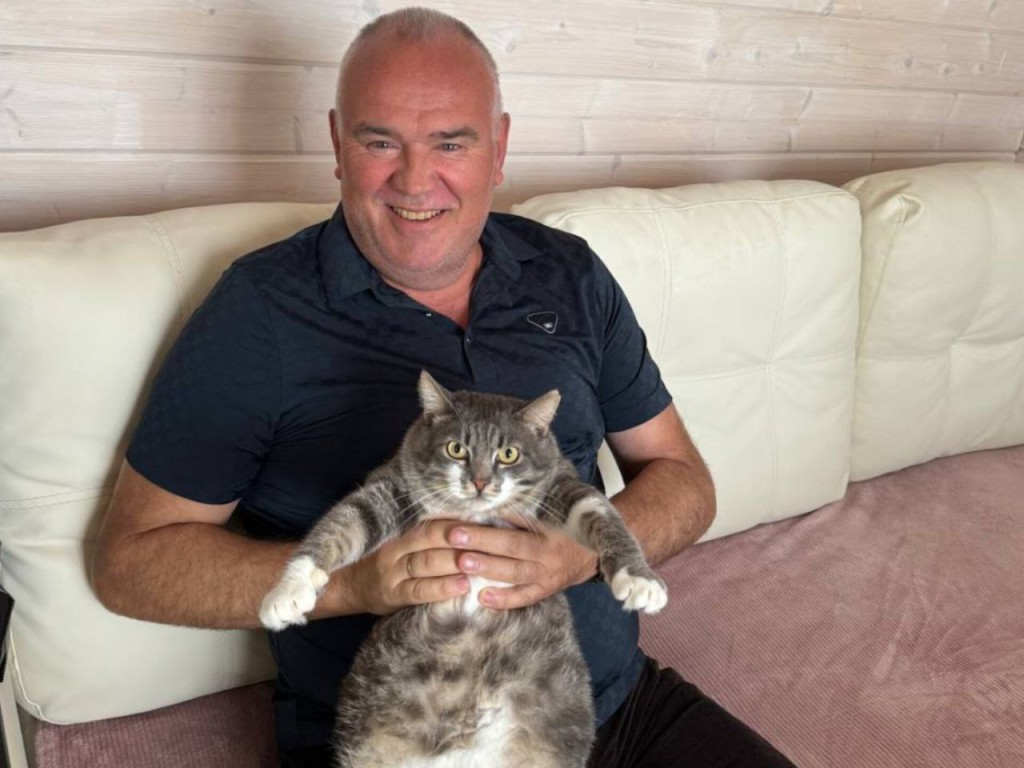 Бублик, который стал родным: глава Талдома показал кота, подобранного зимой
