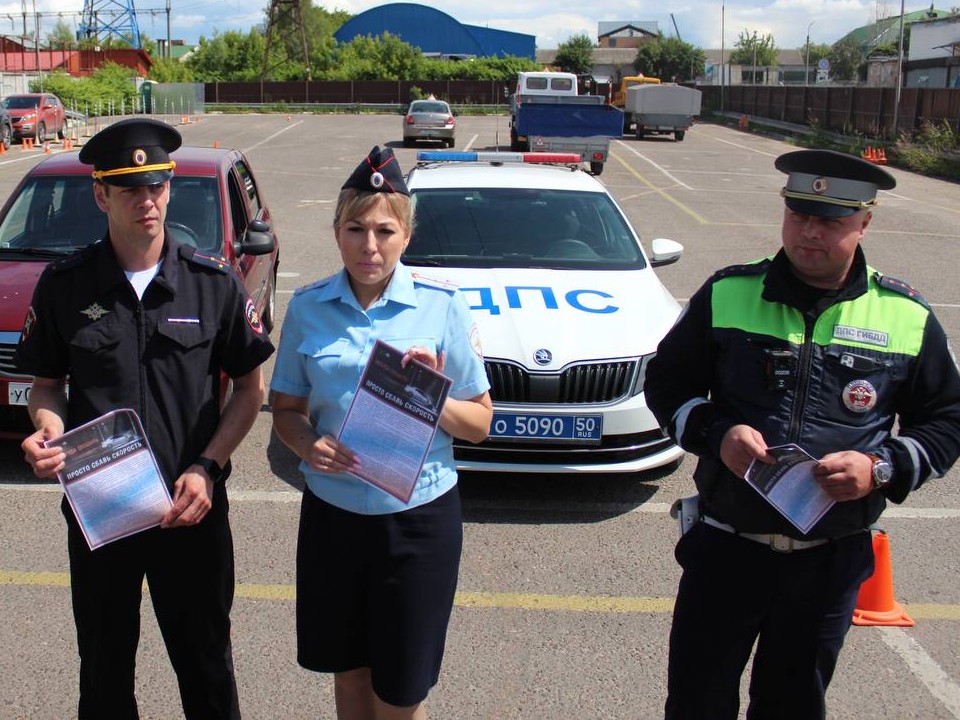 Госавтоинспекция Лыткарина обсудила правила безопасности с водителями-новичками