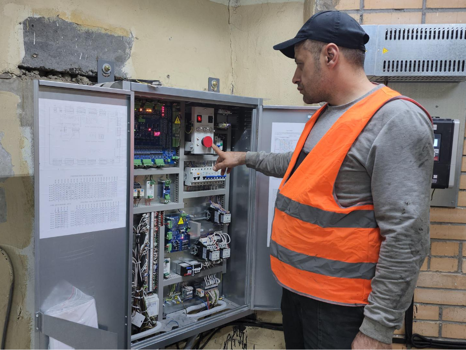 В доме по ул. 3-е Почтовое отделение в Люберцах устанавливают новые лифты