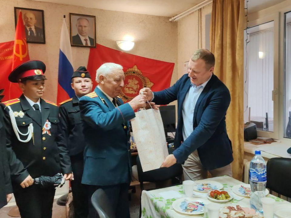 В День офицера в Черноголовке чествовали ветеранов и всех служащих Отечеству