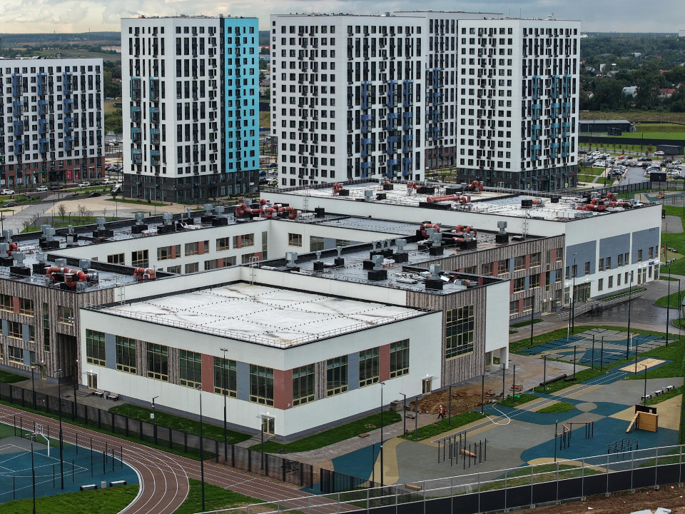 Две новые школы открывают сегодня в округе