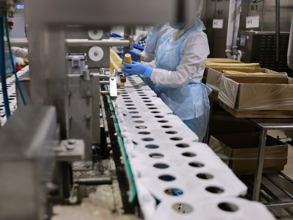 Семьи участников СВО из Дмитрова побывали на фабрике мороженого