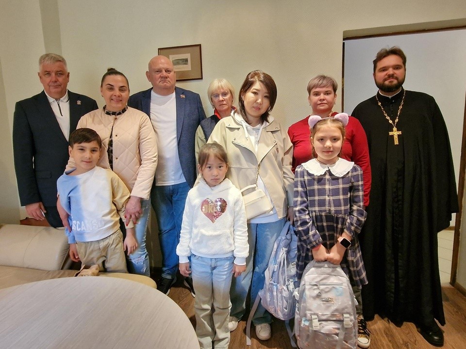 Семьям участников СВО из Балашихи помогли собрать детей в школу