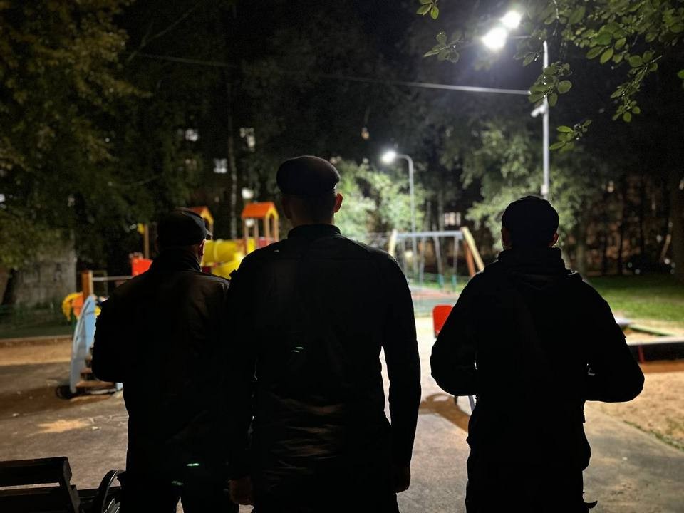 Дружинники Долгопрудного теперь по вечерам патрулируют микрорайон Островок
