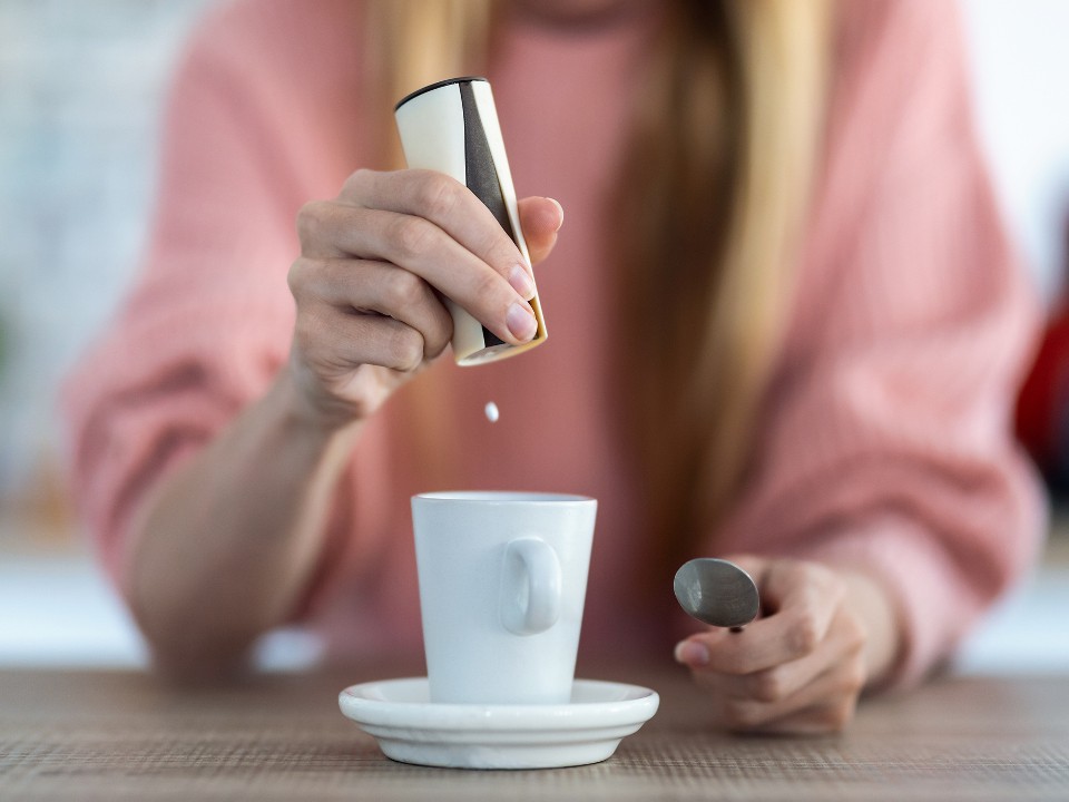 Чем заменить сахар, чтобы не набрать вес и не испортить зубы