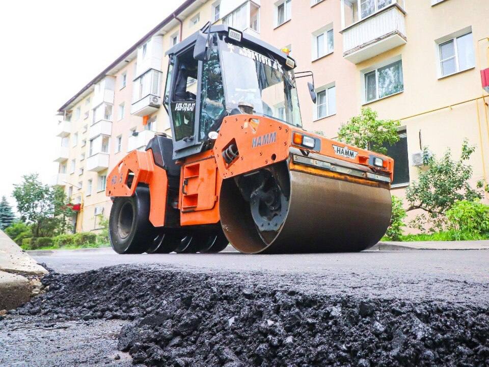 Дорожные ямы на улице Усагина в Клину залатают к концу августа