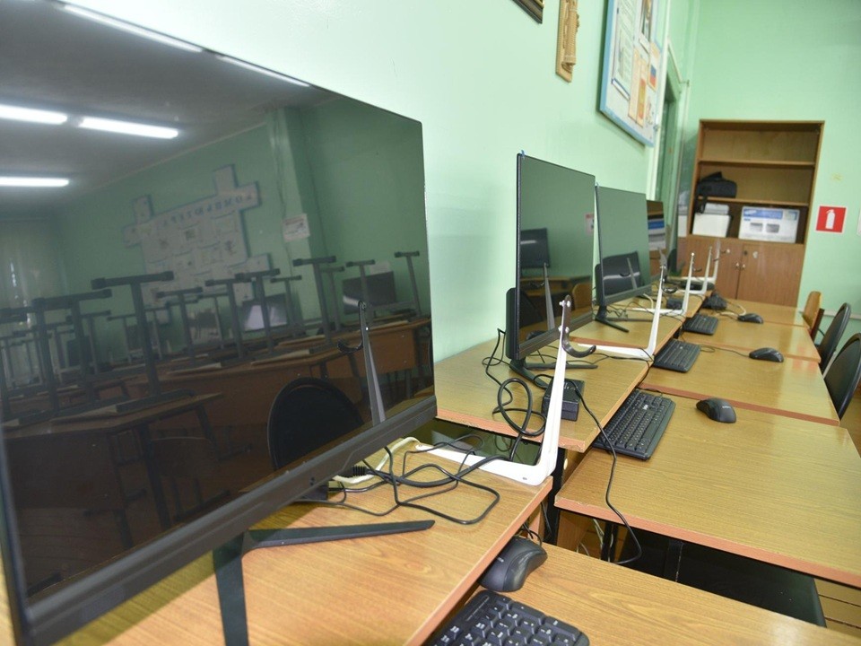 В Ушаковской школе к 1 сентября установили новые компьютеры и мебель