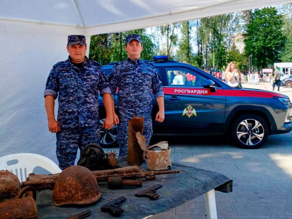В Пушкине прошла выставка вооружения и спецтехники Росгвардии