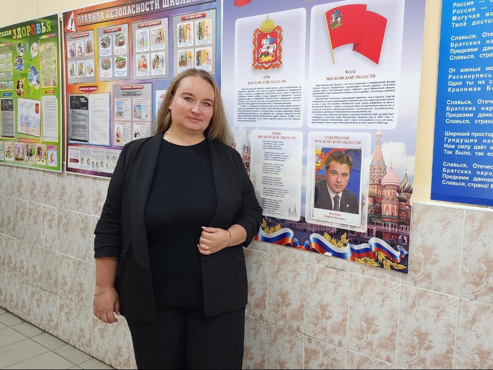 Учительнице из Покровской школы выдали жилищный сертификат по соципотеке