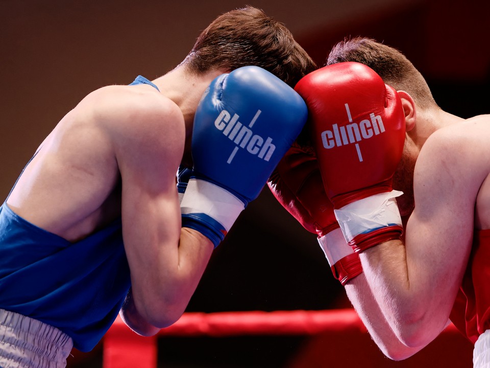 Чемпион мира по боксу пригласил жителей в Парк Мира на тренировку