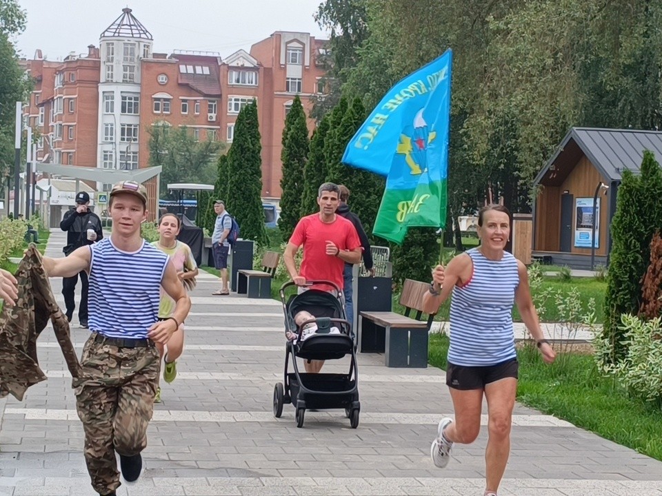 Лобненцы разных возрастов провели забег к юбилею ВДВ