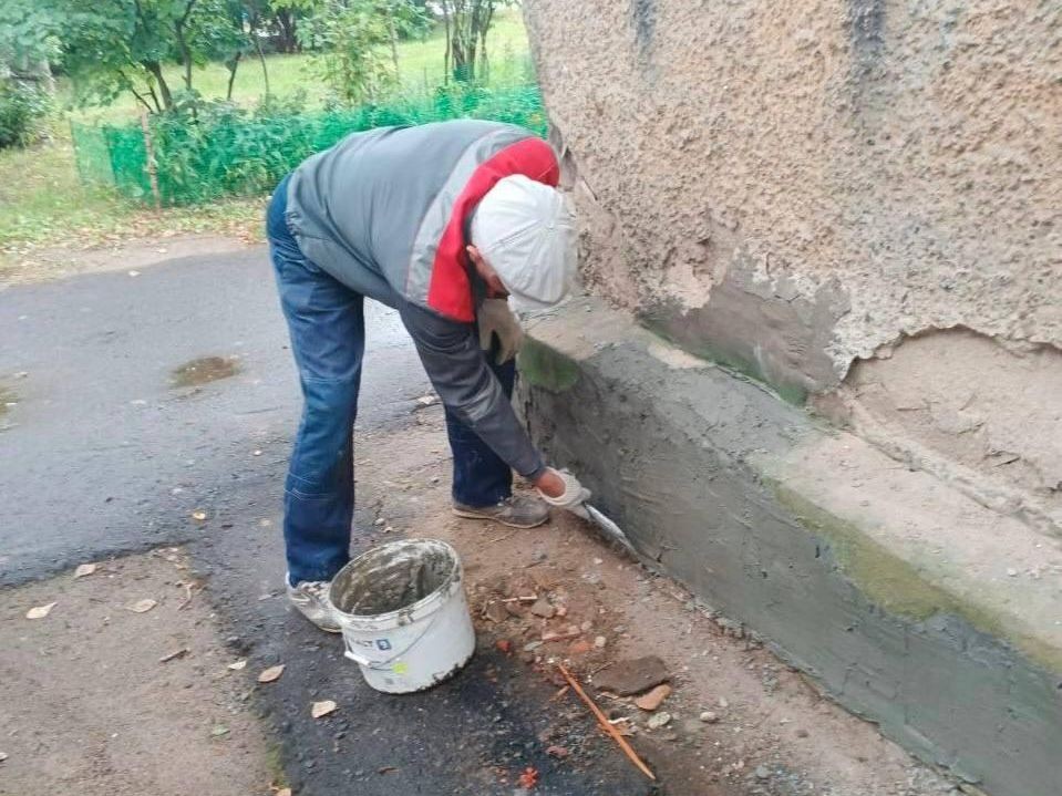 Дом в поселке Аничково под министерским контролем привели в надлежащее состояние