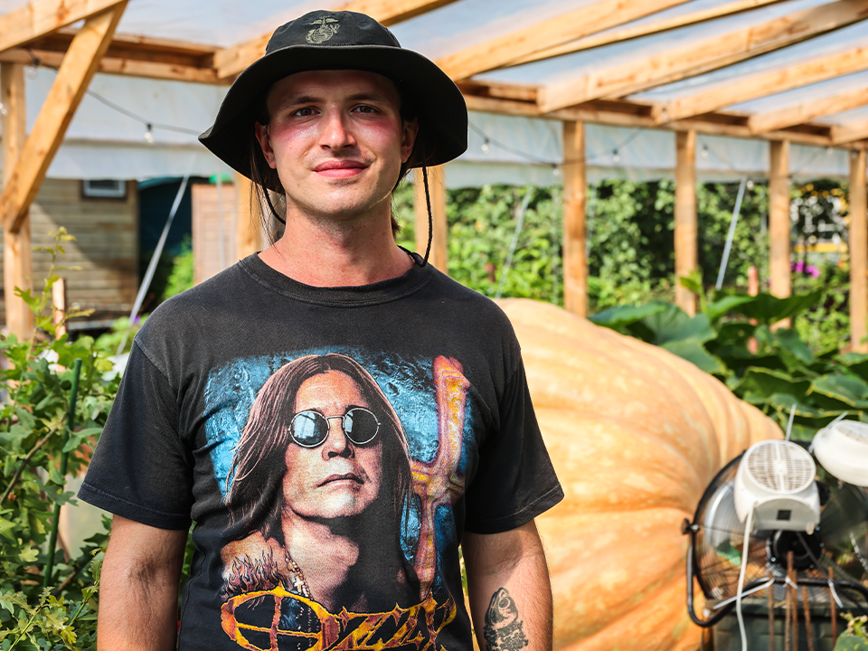 Садовод из Электрогорска вырастил пятикилограммовый лук