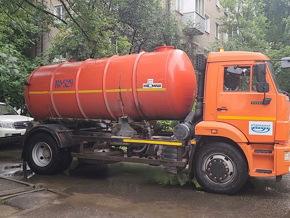 На Пионерской улице откачали воду после проливного дождя