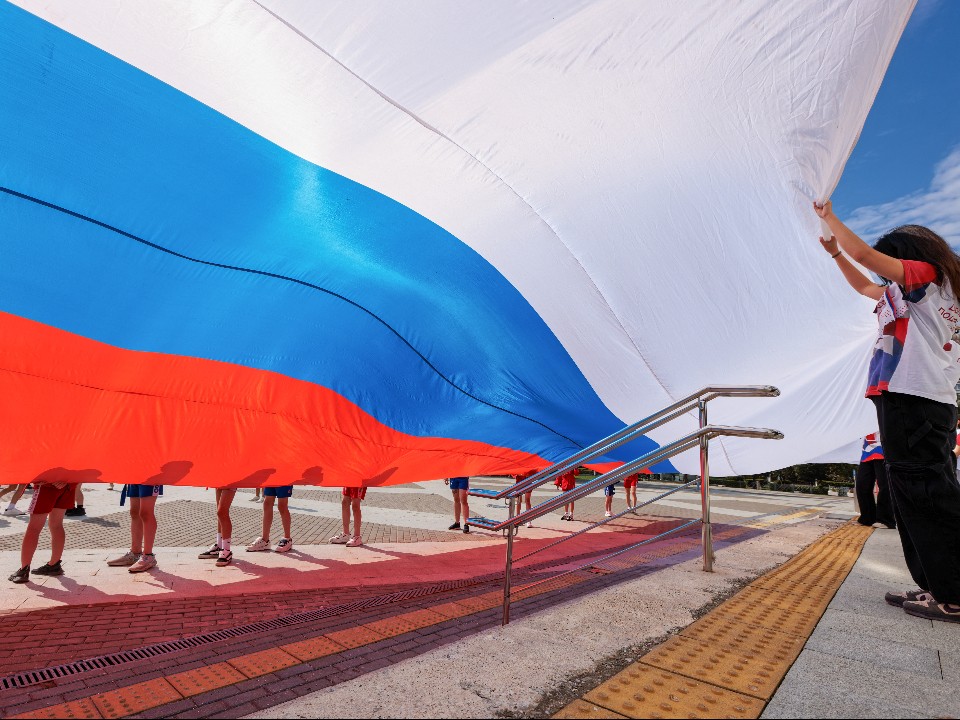 Фотовыставки, мастер-классы и концерты: День флага с размахом отметят в двух парках