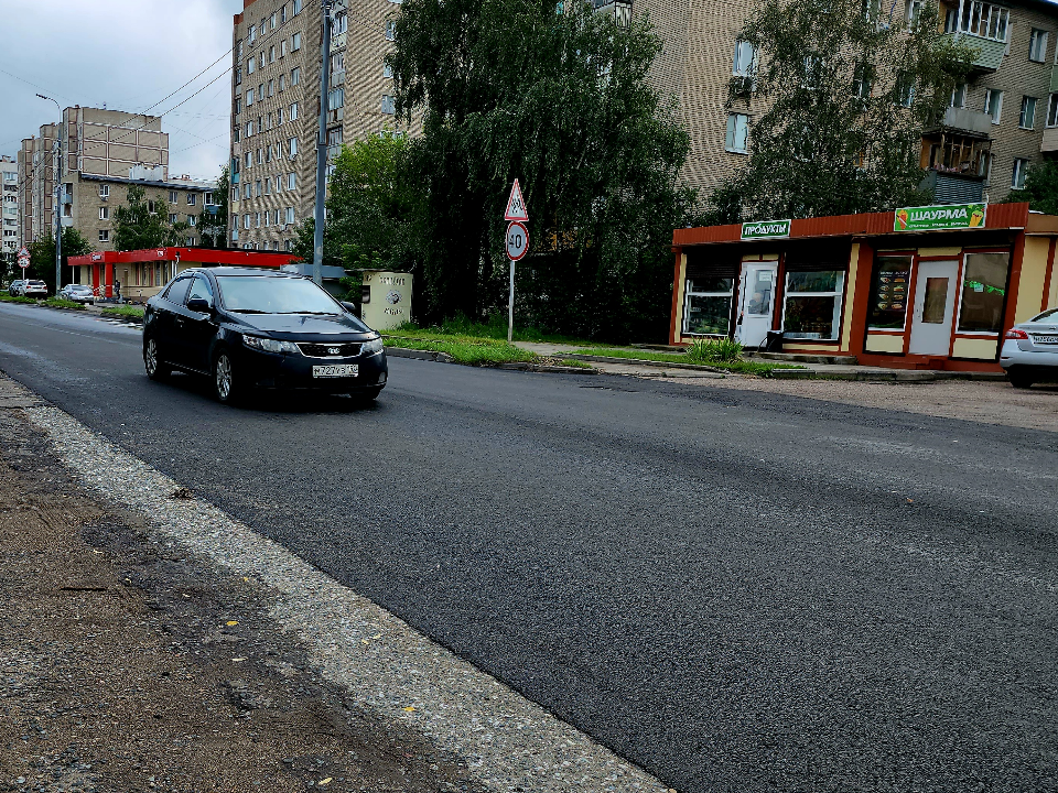 На Весенней строители уложили новый гладкий асфальт
