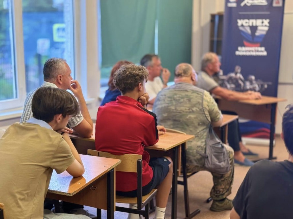 В лицее №21 Сходни рассказали о спортивном журналисте Вадиме Синявском