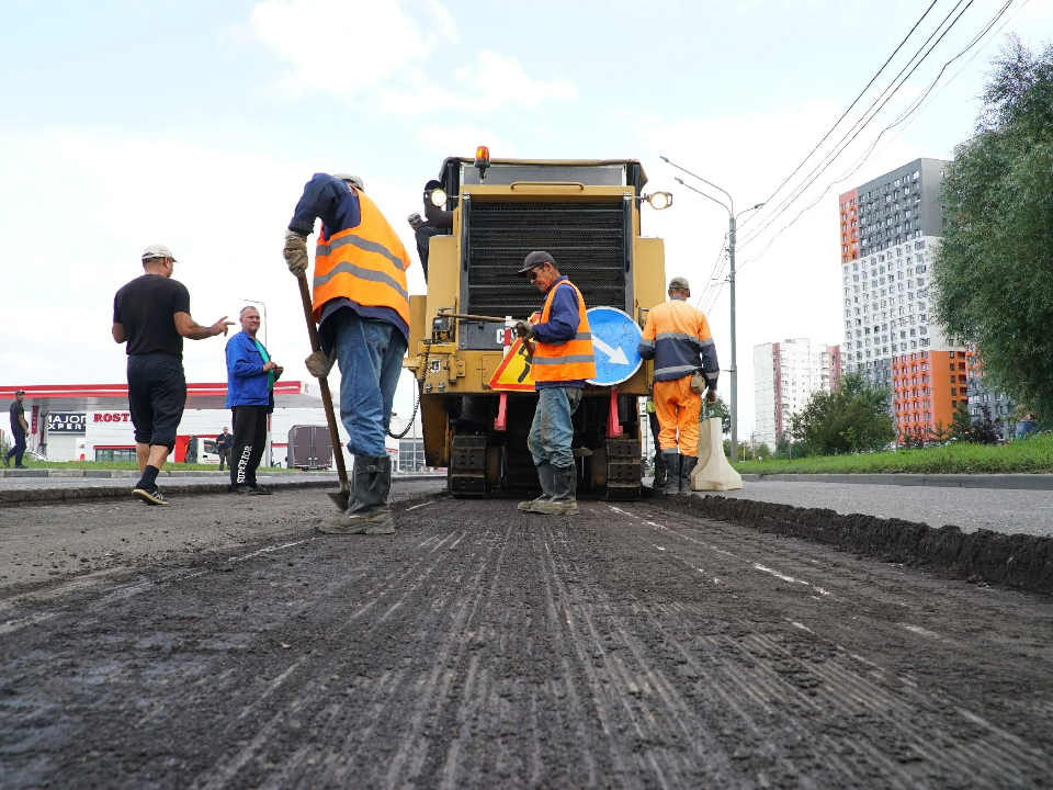 Дорожники начали снимать старый асфальт на улице 9 Мая в Химках