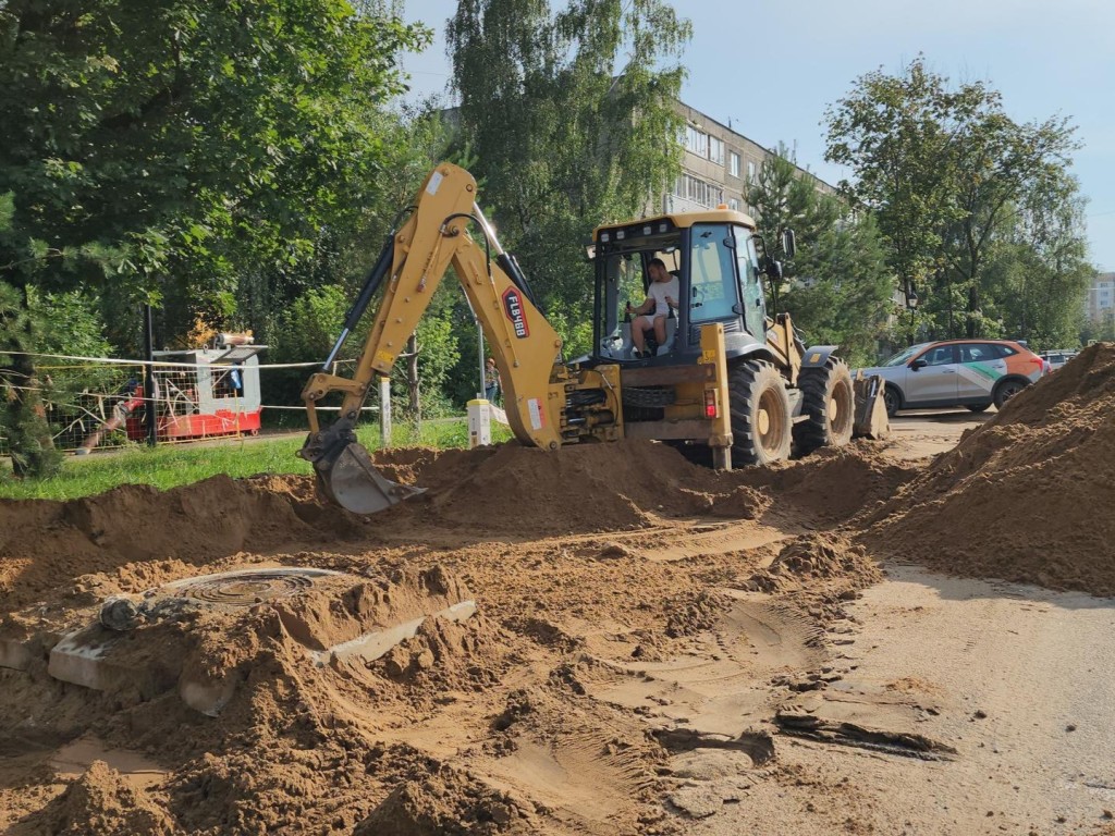 Газоны и асфальт на Петровском бульваре и улице Суворова не будут разрушать из-за ремонта коллектора