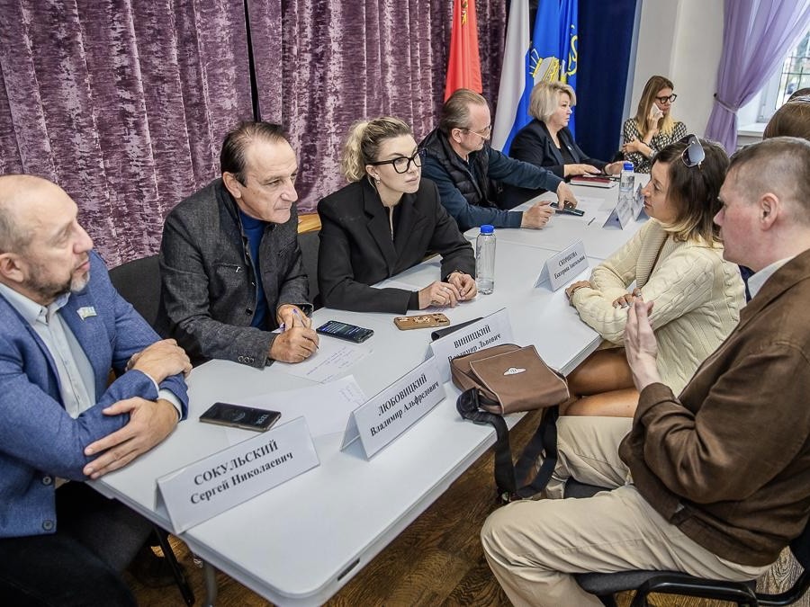 В Звенигороде обсудили ремонт и транспорт с главой округа