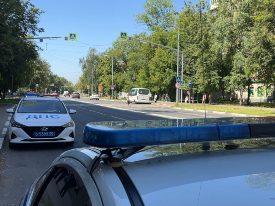 Мотоциклистов и перевозчиков опасных грузов массово проверяют на дорогах округа