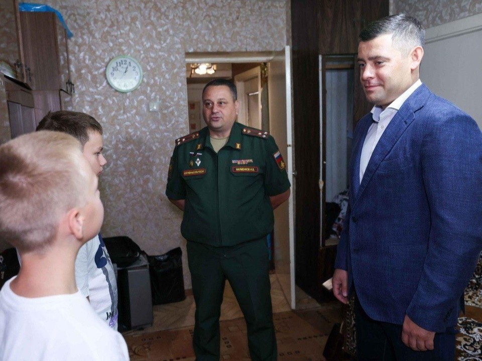 Дети участника СВО из Подольска стали суворовцами и получили подарки ко Дню знаний