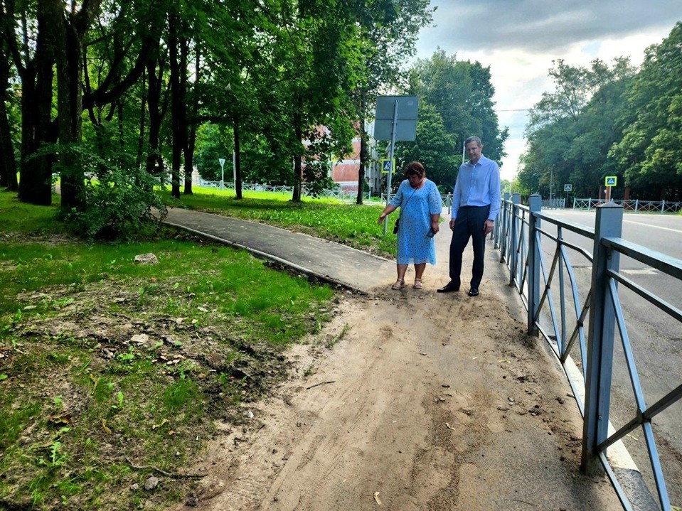 В микрорайоне Г в Пущине смонтируют систему водоотведения для тротуара