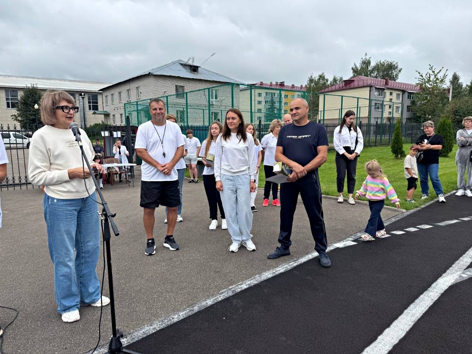 День физкультурника в Шаховской собрал более 200 участников на стадионе Пальмира