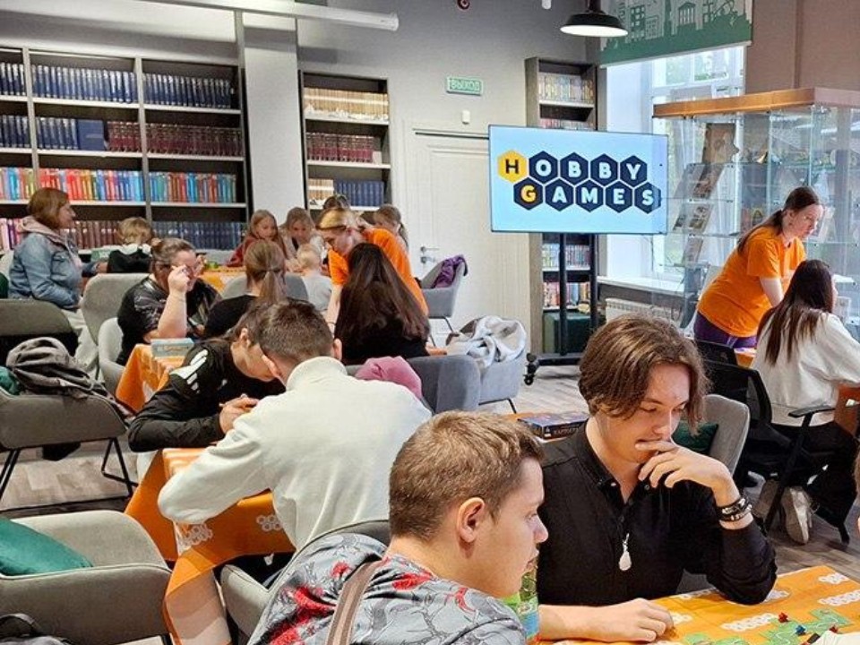 В Щелковской библиотеке презентовали настольную игру по Стругацким